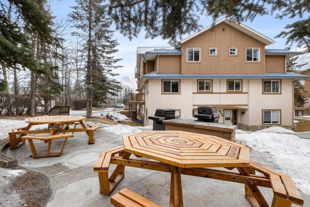 Apartment Big Mountain Views - Bright 2-story Corner Unit Canmore