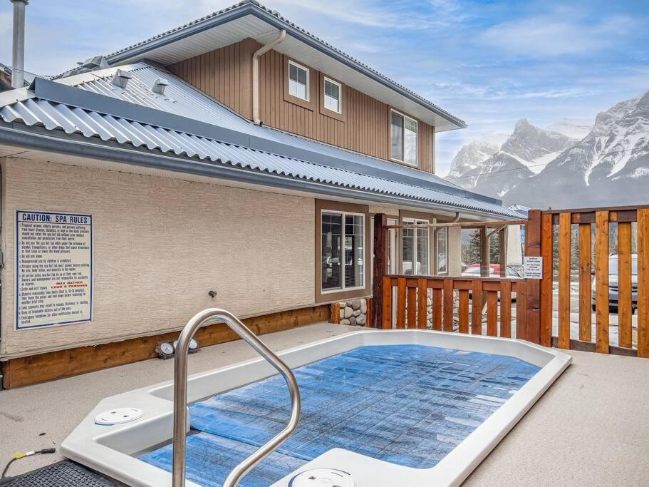 Apartment Big Mountain Views - Bright 2-story Corner Unit Canmore